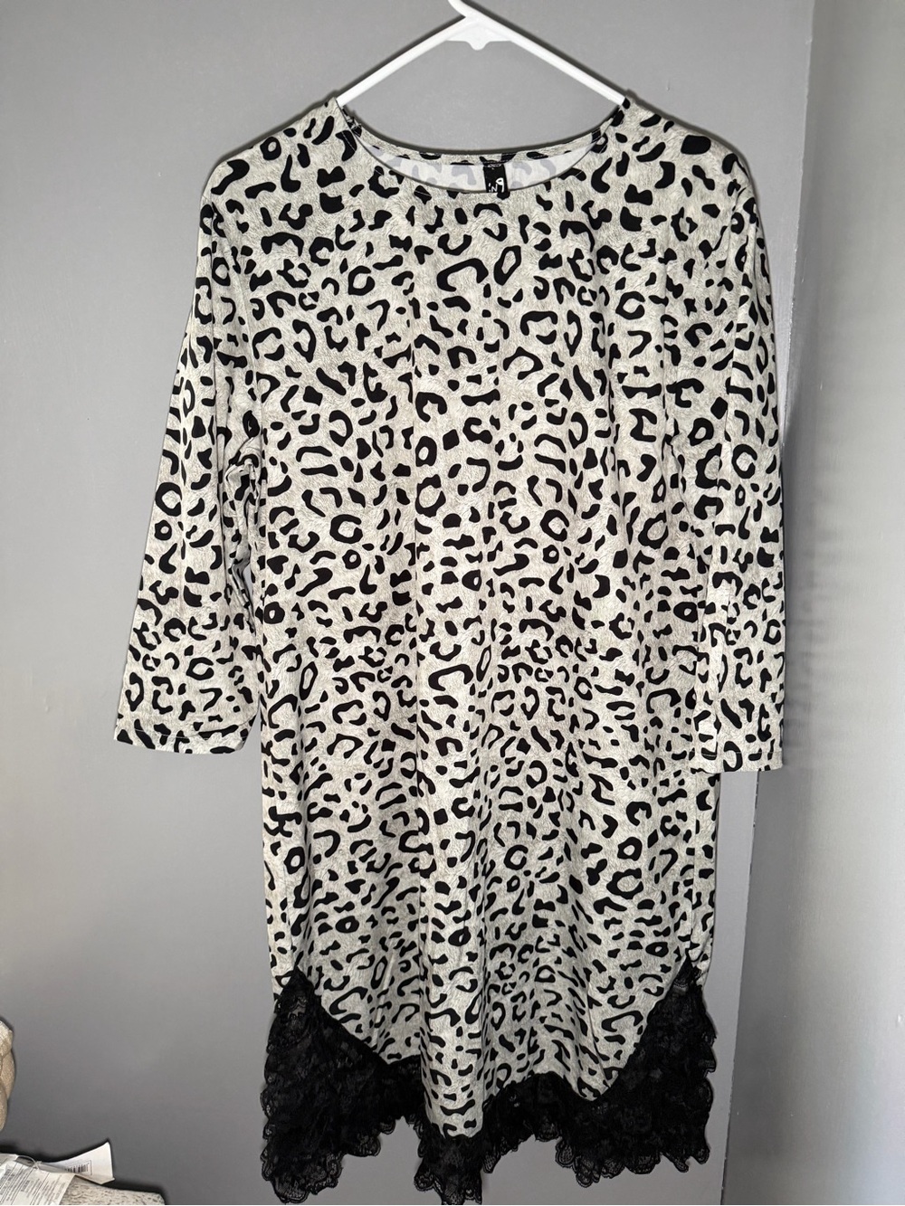 Ing Neutral Leopard-Print Tunic with Black Accents size large 3/4 sleeve